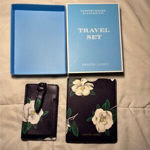 NEW Draper James Blue Floral Passport and Luggage Tag Set